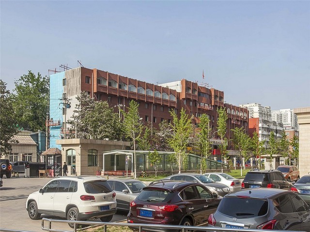 三角小区管道疏通服务人员